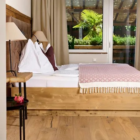 加尼布赫妮霍夫酒店 3*